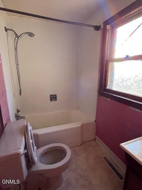 208 2nd Street, Eckelson, ND 58481 photo 14