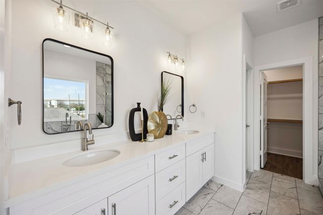 3504 Caplin Street B, Houston, TX 77026