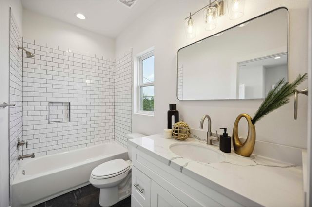 3504 Caplin Street B, Houston, TX 77026
