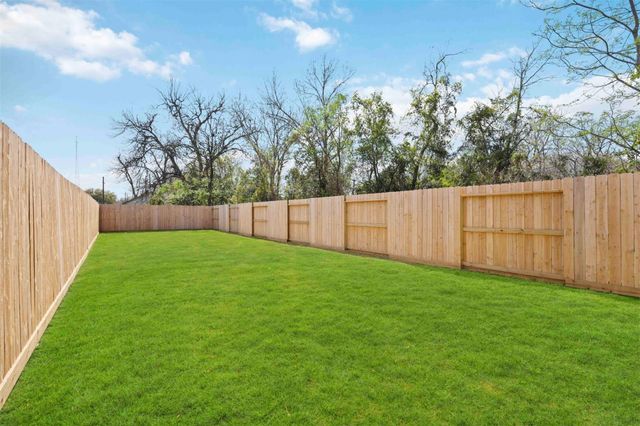 3504 Caplin Street B, Houston, TX 77026