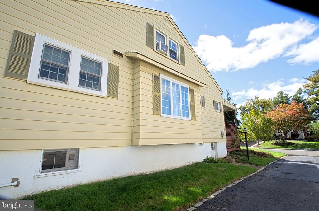 742 MAYFLOWER AVE, TRENTON, NJ 08648 — photo 2