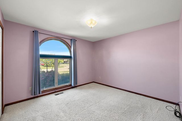 48626 Thorncroft Drive, Macomb, MI 48044