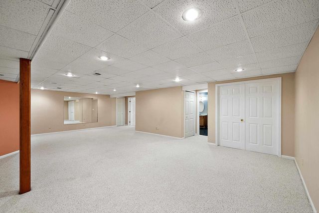 48626 Thorncroft Drive, Macomb, MI 48044