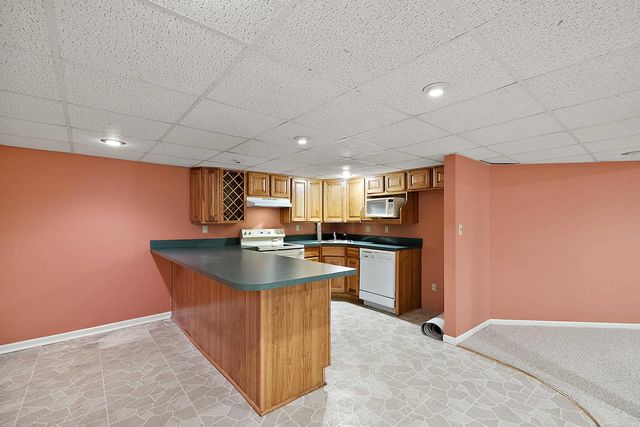 48626 Thorncroft Drive, Macomb, MI 48044