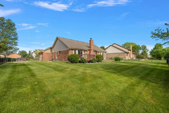 48626 Thorncroft Drive, Macomb, MI 48044