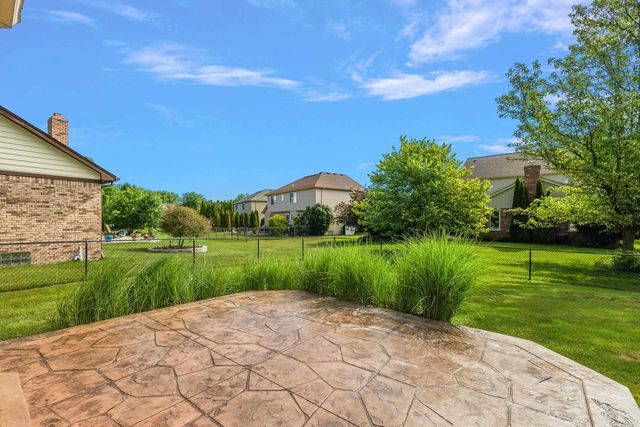 48626 Thorncroft Drive, Macomb, MI 48044