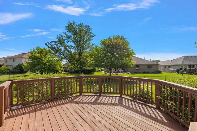 48626 Thorncroft Drive, Macomb, MI 48044