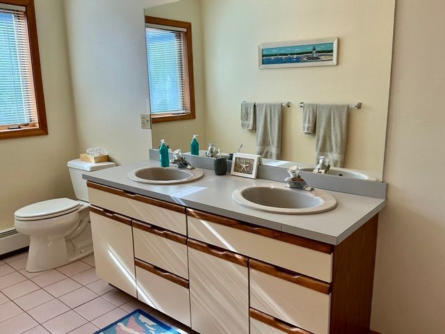 17 Heron Way, Mashpee, MA 02649