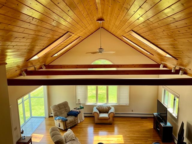 17 Heron Way, Mashpee, MA 02649