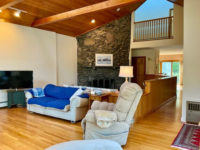 17 Heron Way, Mashpee, MA 02649