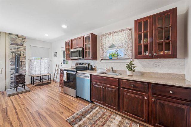 1825 Jefferson St, South Greensburg Boro, PA 15601