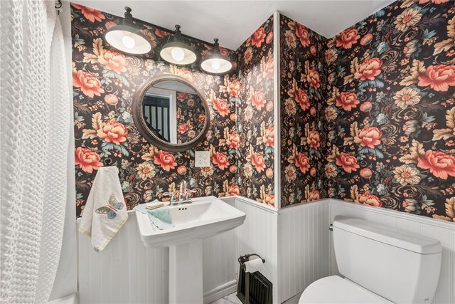 1825 Jefferson St, South Greensburg Boro, PA 15601
