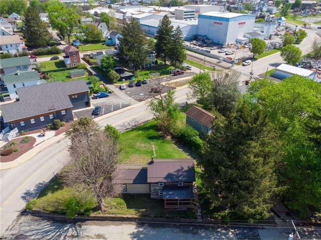 1825 Jefferson St, South Greensburg Boro, PA 15601