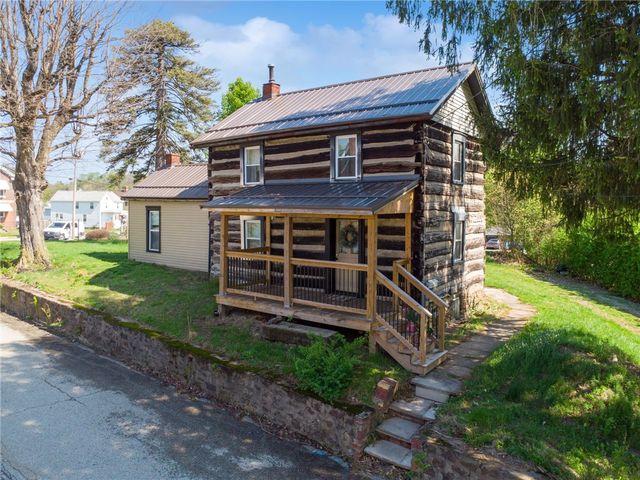 1825 Jefferson St, South Greensburg Boro, PA 15601