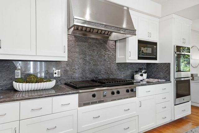 1080 Westridge Drive, Portola Valley, CA 94028