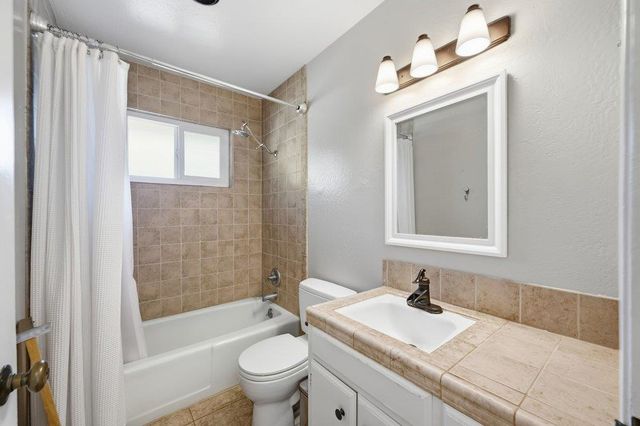 1080 Westridge Drive, Portola Valley, CA 94028