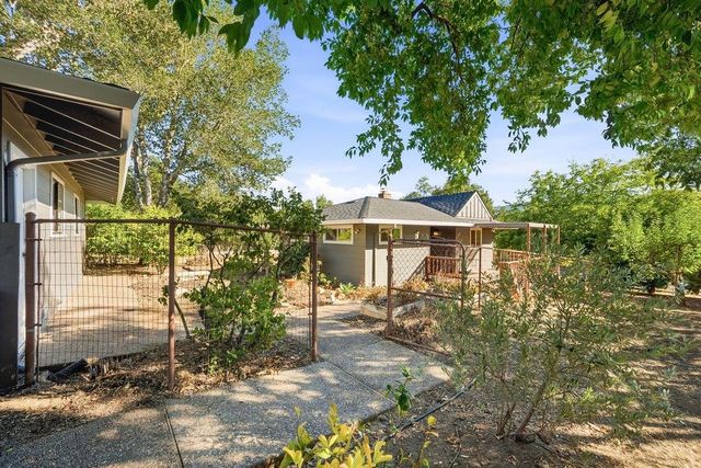 1080 Westridge Drive, Portola Valley, CA 94028