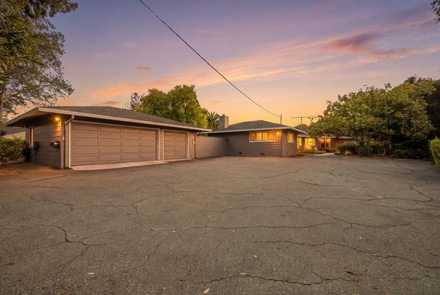 1080 Westridge Drive, Portola Valley, CA 94028