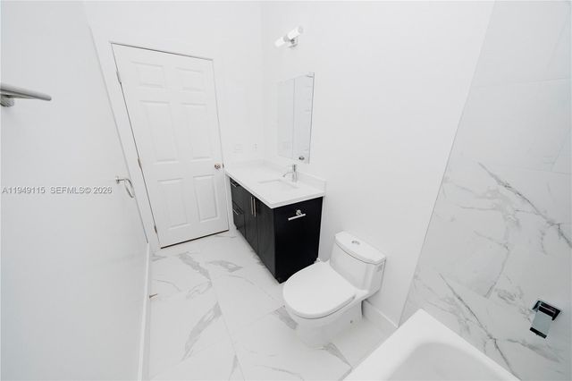 820 NW 18th Ave, Pompano Beach, FL 33069