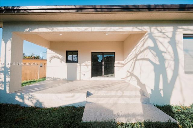 820 NW 18th Ave, Pompano Beach, FL 33069