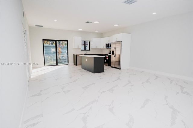 820 NW 18th Ave, Pompano Beach, FL 33069