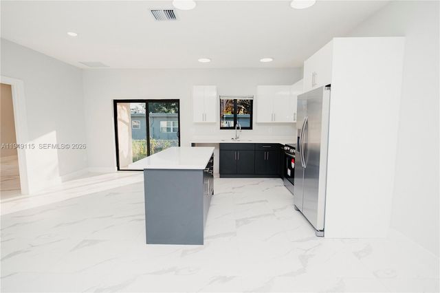 820 NW 18th Ave, Pompano Beach, FL 33069