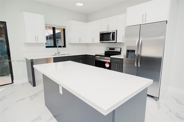 820 NW 18th Ave, Pompano Beach, FL 33069