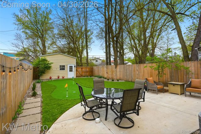 416 E Breckenridge Street, Ferndale, MI 48220