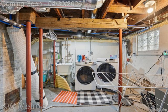 416 E Breckenridge Street, Ferndale, MI 48220