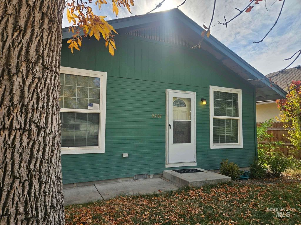 2707 W Madison Avenue, Boise, ID 83702 photo 2