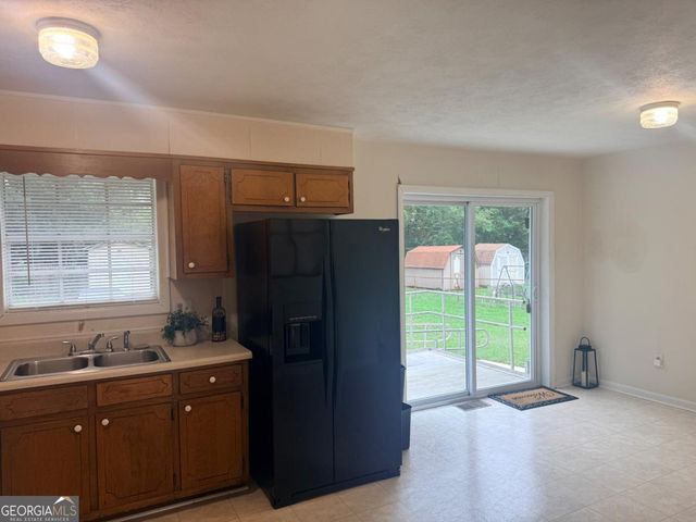 1064 Meadowbrook Lane NW, Conyers, GA 30012