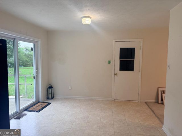 1064 Meadowbrook Lane NW, Conyers, GA 30012
