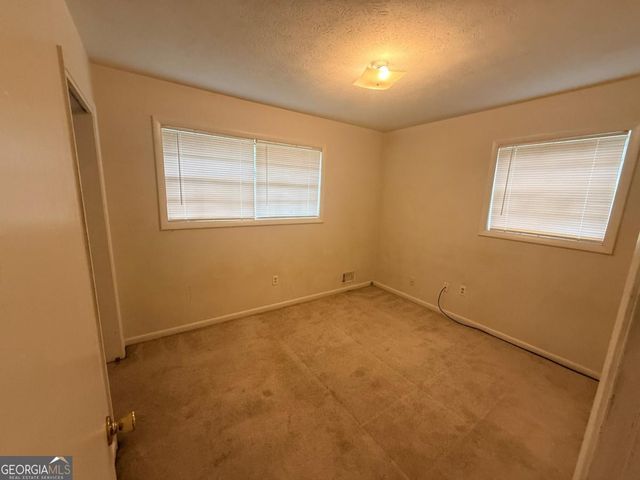 1064 Meadowbrook Lane NW, Conyers, GA 30012