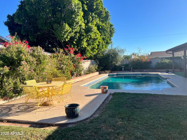 3602 W FRIER Drive, Phoenix, AZ 85051