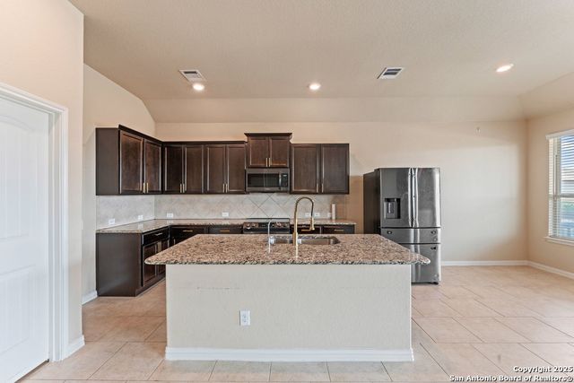 2317 Broken Wheel Ln, New Braunfels, TX 78130