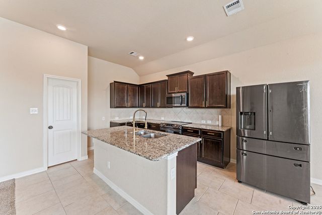 2317 Broken Wheel Ln, New Braunfels, TX 78130