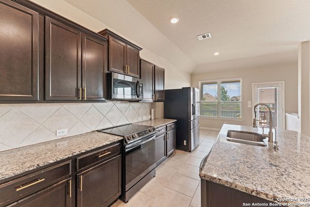 2317 Broken Wheel Ln, New Braunfels, TX 78130