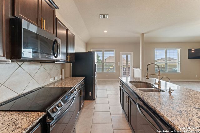 2317 Broken Wheel Ln, New Braunfels, TX 78130