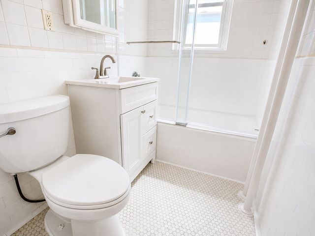 8 Walnut St 2, Everett, MA 02149