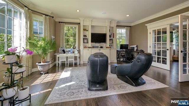 17 Farmstead Lane, Wayne, NJ 07470