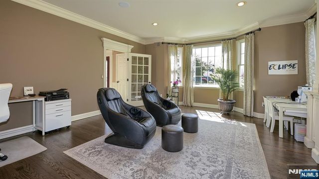 17 Farmstead Lane, Wayne, NJ 07470