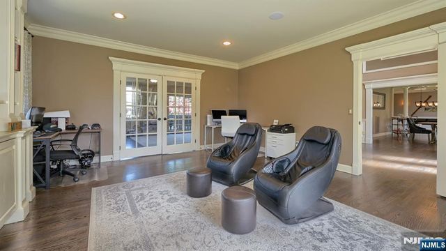 17 Farmstead Lane, Wayne, NJ 07470