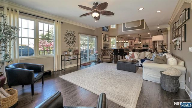 17 Farmstead Lane, Wayne, NJ 07470