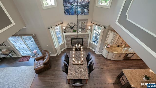 17 Farmstead Lane, Wayne, NJ 07470