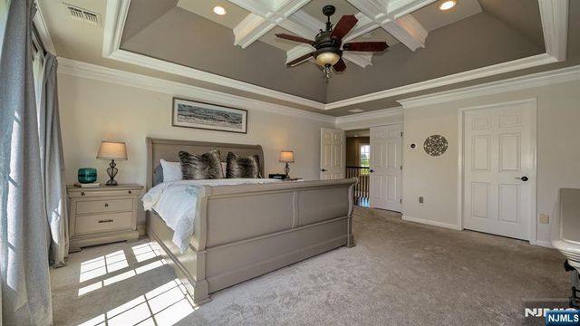 17 Farmstead Lane, Wayne, NJ 07470