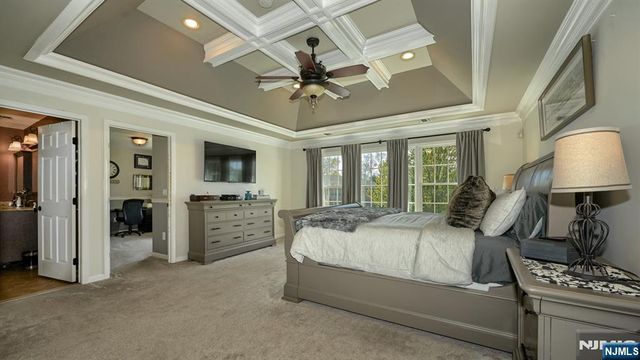 17 Farmstead Lane, Wayne, NJ 07470