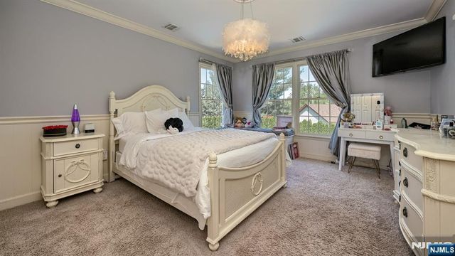 17 Farmstead Lane, Wayne, NJ 07470