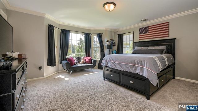 17 Farmstead Lane, Wayne, NJ 07470