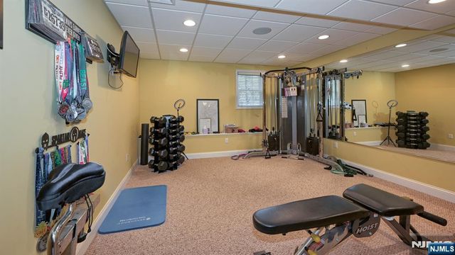 17 Farmstead Lane, Wayne, NJ 07470