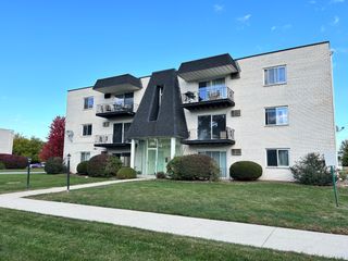 12817 CARRIAGE Lane 1, Crestwood, IL 60418